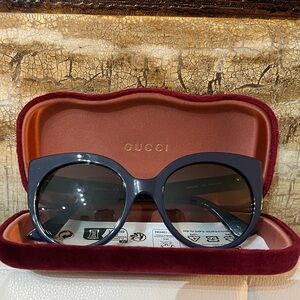 Guci Women’s Sunglasses 55mm Blue Italian Luxury model number #GG0325S Brand New